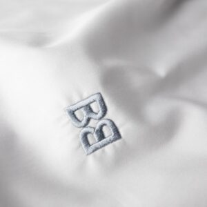 Posteľné obliečky z mako saténu pre dokonalý komfort spánku-strieborná